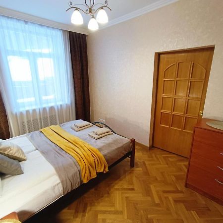 Old Town Retreat With Stunning Views 2 Bedroom Apartment Nearby The Church Of Saint Peter Riga Esterno foto