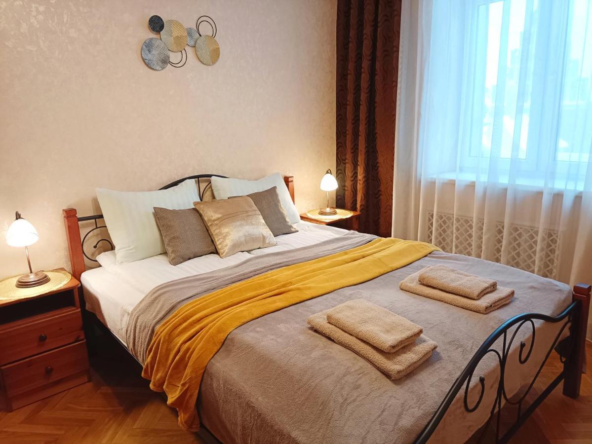 Old Town Retreat With Stunning Views 2 Bedroom Apartment Nearby The Church Of Saint Peter Riga Esterno foto