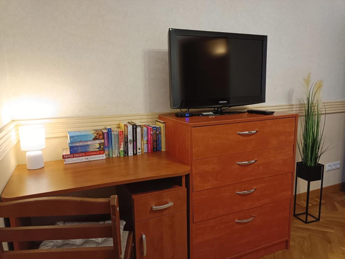 Old Town Retreat With Stunning Views 2 Bedroom Apartment Nearby The Church Of Saint Peter Riga Esterno foto